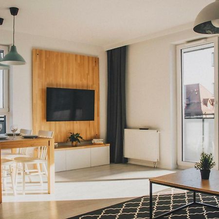 Pobookowane Stocznia Apartments Danzica Esterno foto