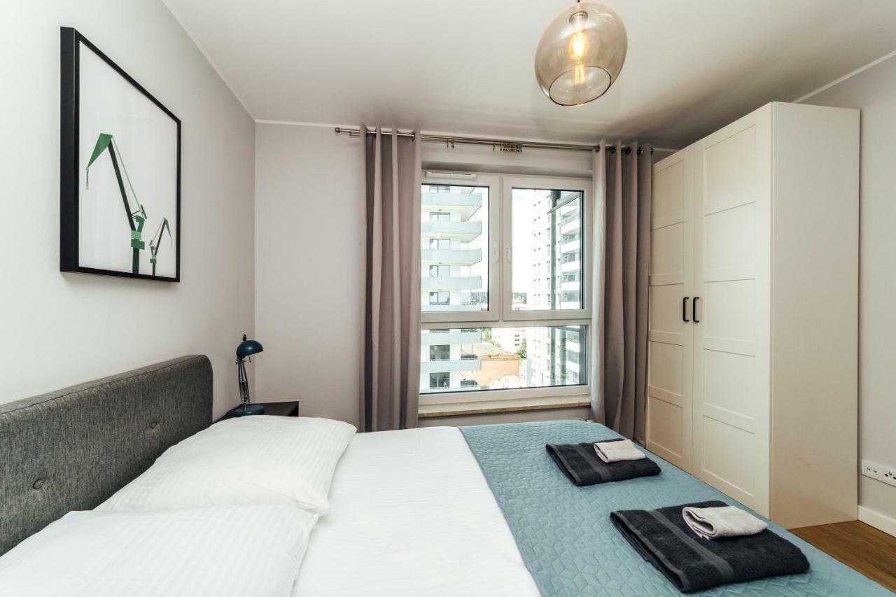 Pobookowane Stocznia Apartments Danzica Esterno foto