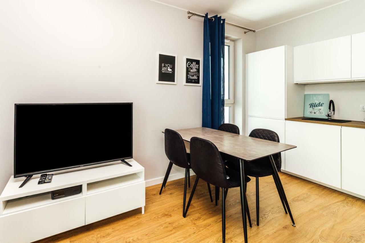 Pobookowane Stocznia Apartments Danzica Esterno foto