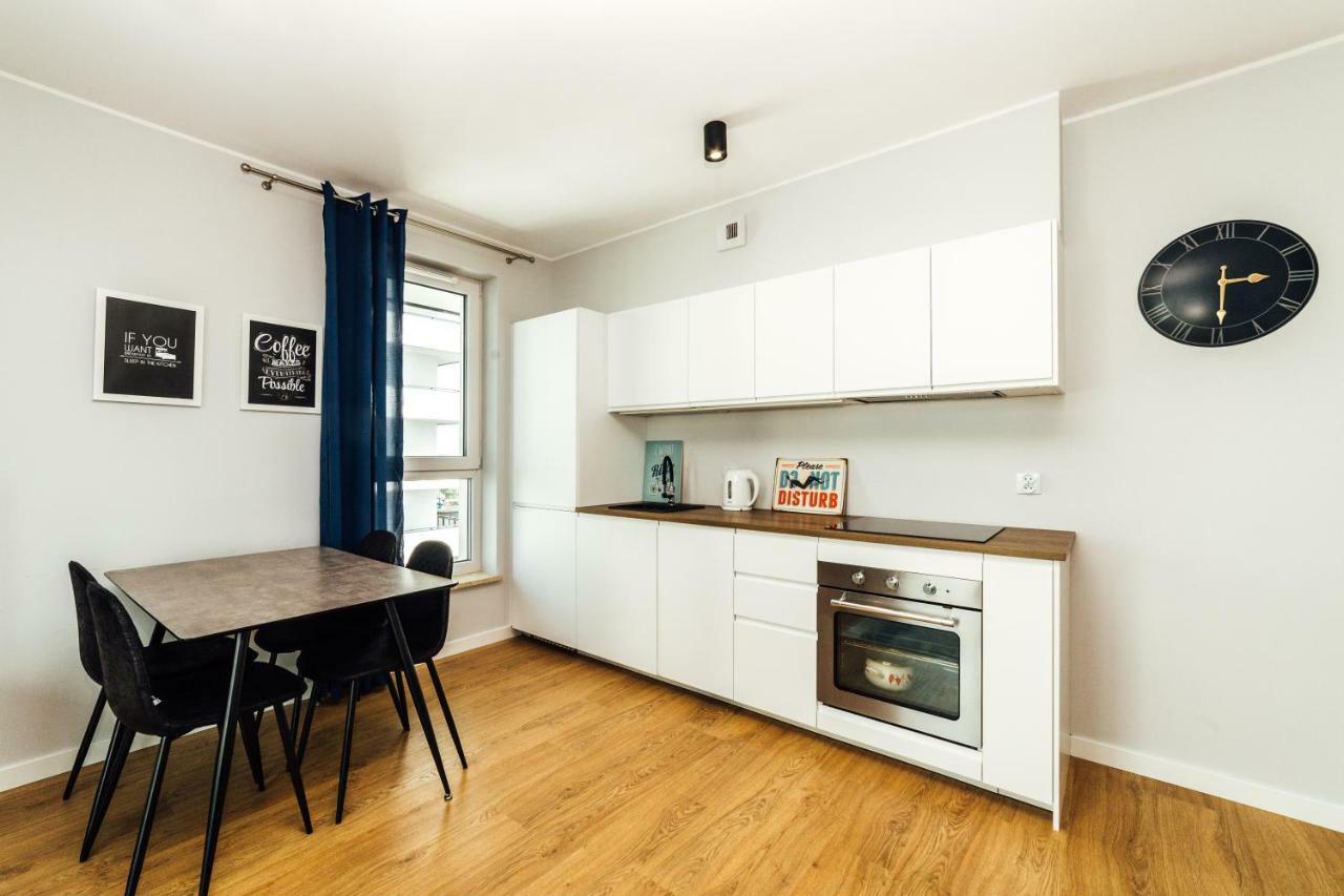 Pobookowane Stocznia Apartments Danzica Esterno foto