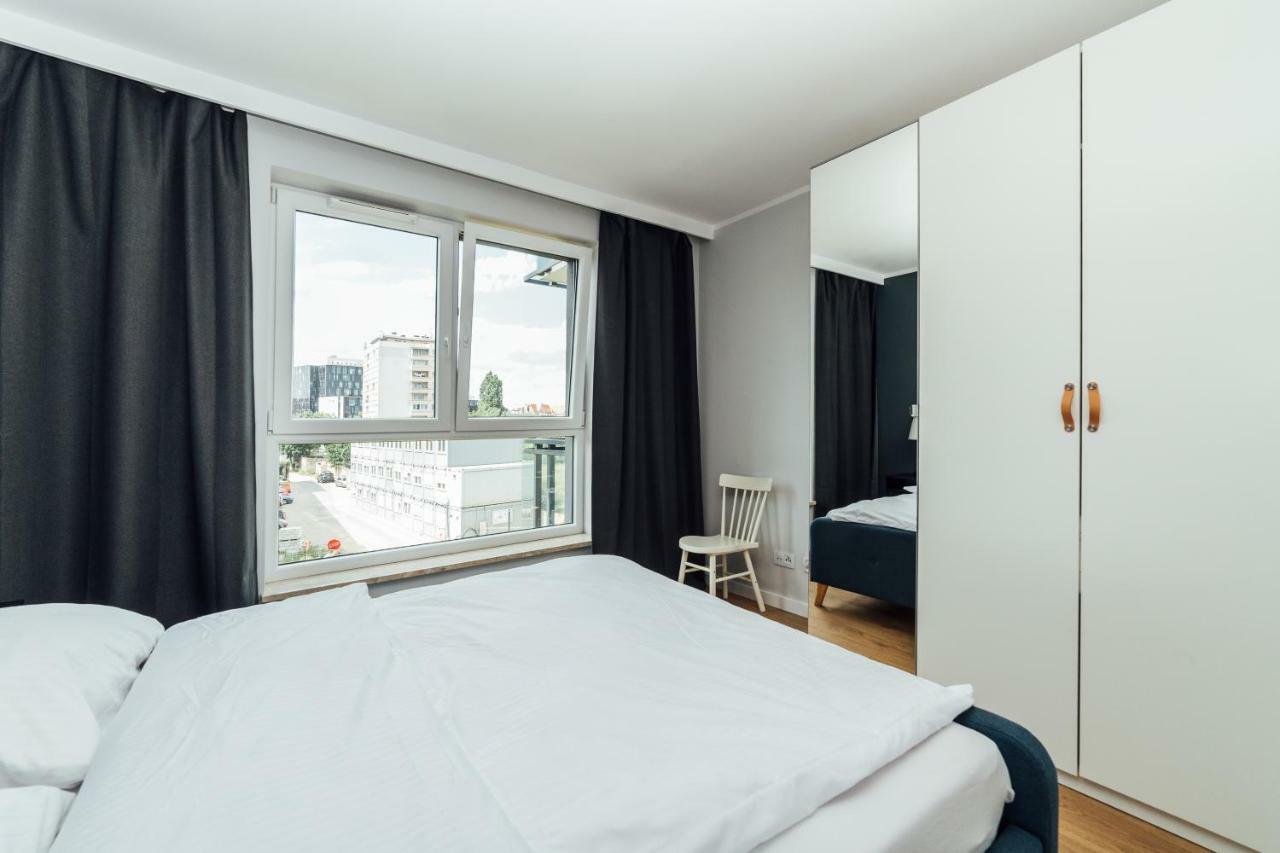 Pobookowane Stocznia Apartments Danzica Esterno foto